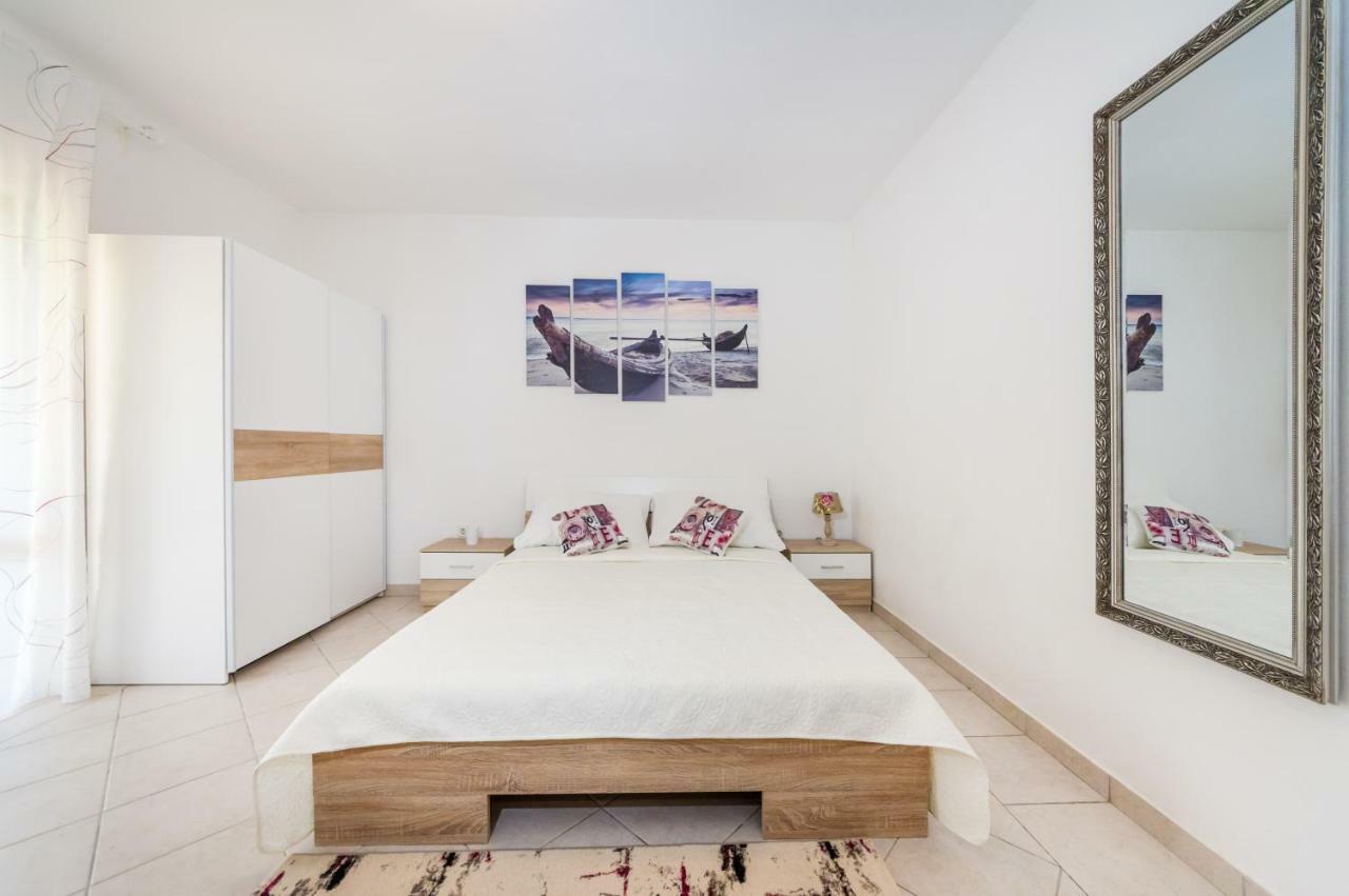 Apartments Martin Затон Экстерьер фото